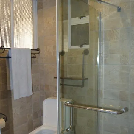 Accommodation Front - Classy 4 Sleeper With Ocean Views Durban Exterior photo